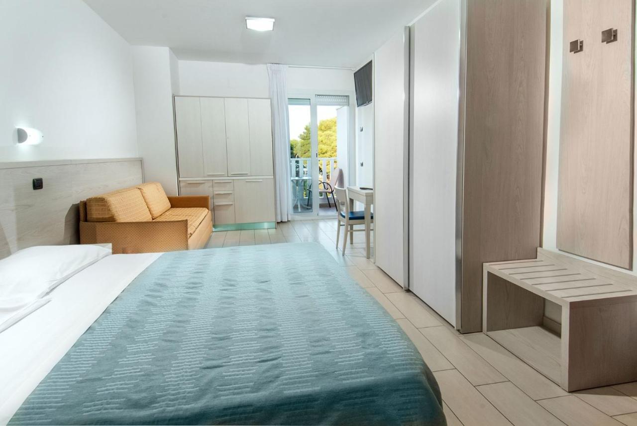 Residence Clipper Giulianova Exteriör bild
