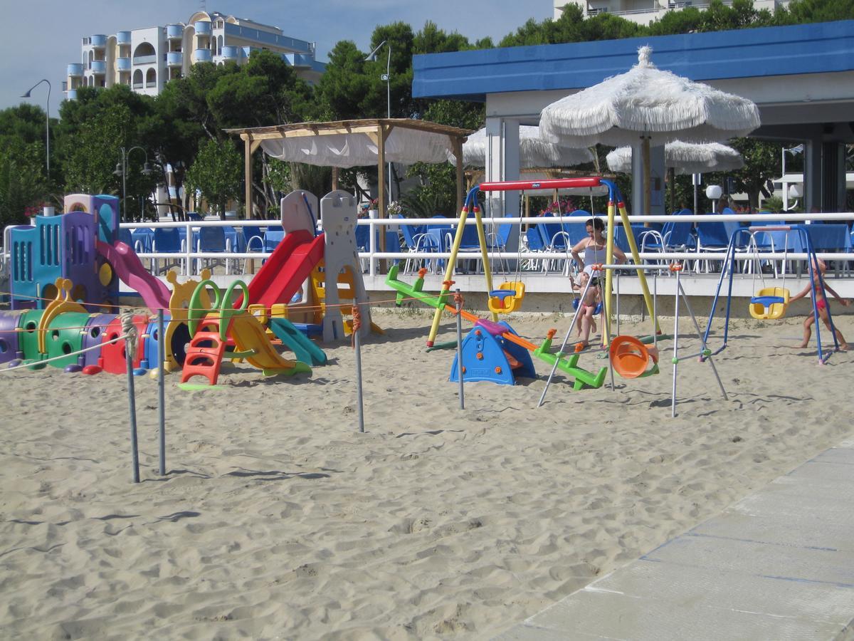 Residence Clipper Giulianova Exteriör bild