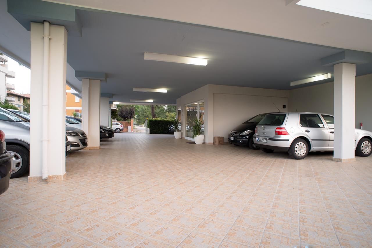 Residence Clipper Giulianova Exteriör bild